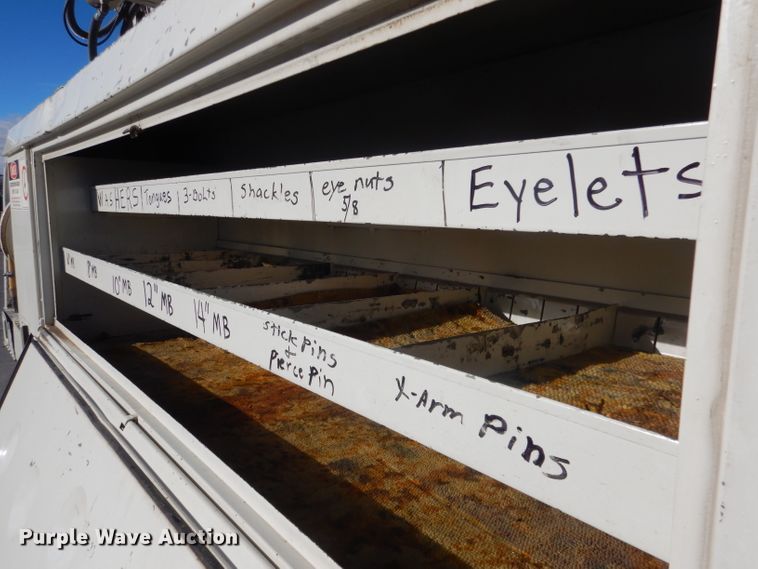 image for item DG4629 1990 Ford F800  digger derrick truck