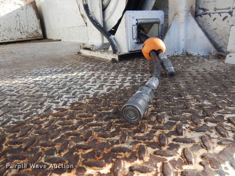 image for item DG4629 1990 Ford F800  digger derrick truck