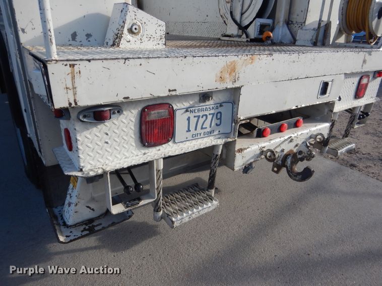 image for item DG4629 1990 Ford F800  digger derrick truck