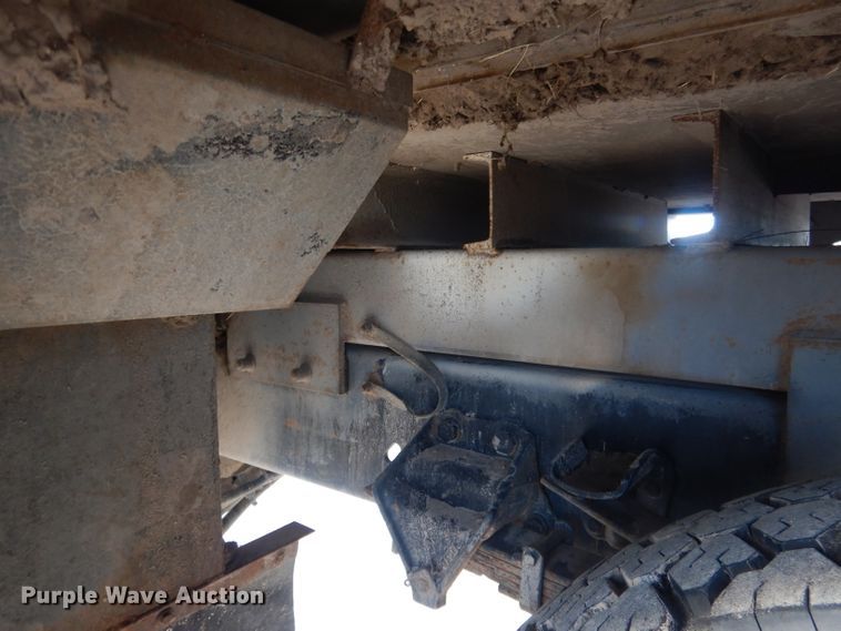 image for item DG4629 1990 Ford F800  digger derrick truck