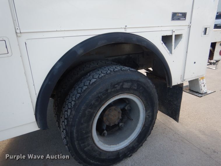 image for item DG4629 1990 Ford F800  digger derrick truck