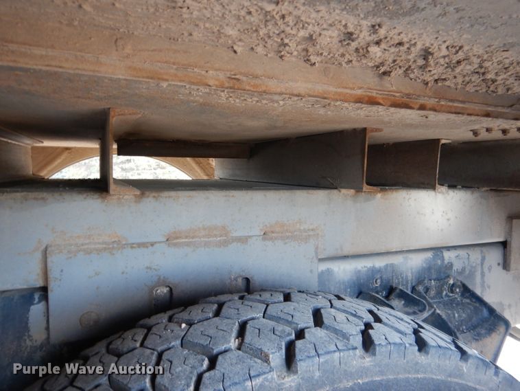 image for item DG4629 1990 Ford F800  digger derrick truck