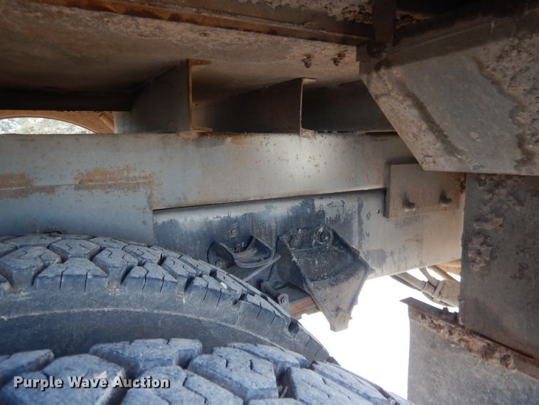 image for item DG4629 1990 Ford F800  digger derrick truck