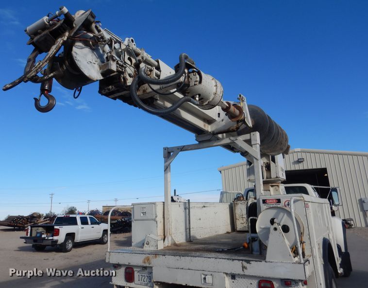 image for item DG4629 1990 Ford F800  digger derrick truck