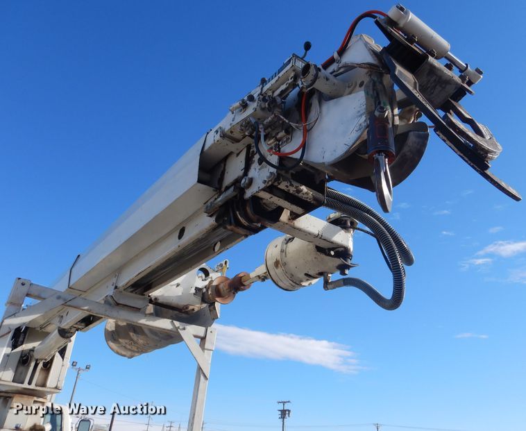 image for item DG4629 1990 Ford F800  digger derrick truck