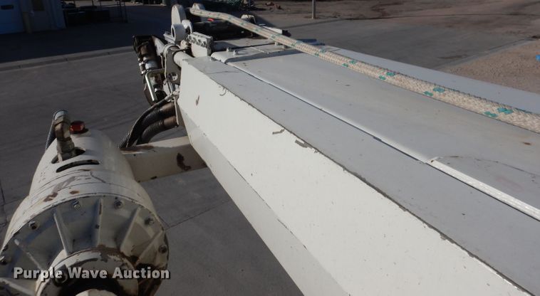 image for item DG4629 1990 Ford F800  digger derrick truck