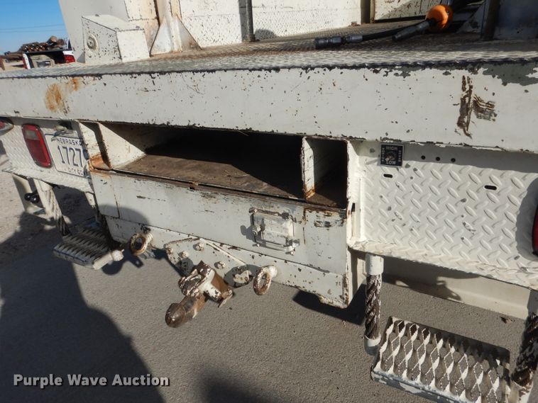 image for item DG4629 1990 Ford F800  digger derrick truck