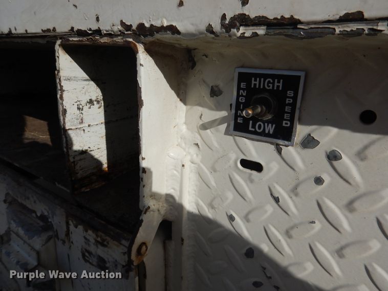 image for item DG4629 1990 Ford F800  digger derrick truck