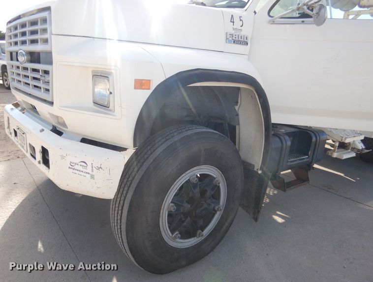 image for item DG4629 1990 Ford F800  digger derrick truck