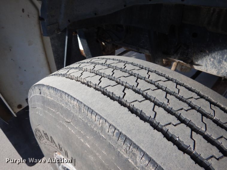 image for item DG4629 1990 Ford F800  digger derrick truck