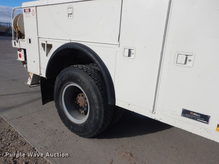 image for item DG4629 1990 Ford F800  digger derrick truck