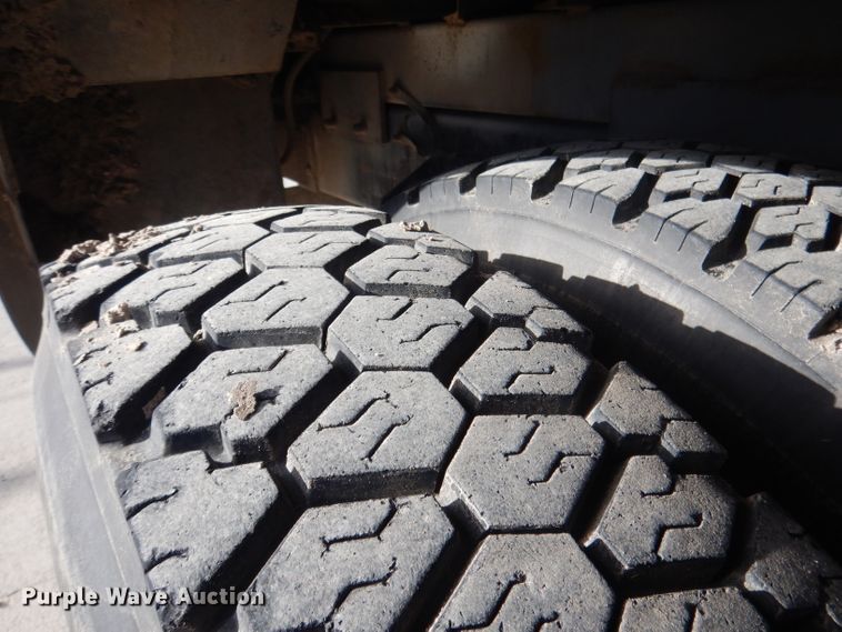 image for item DG4629 1990 Ford F800  digger derrick truck