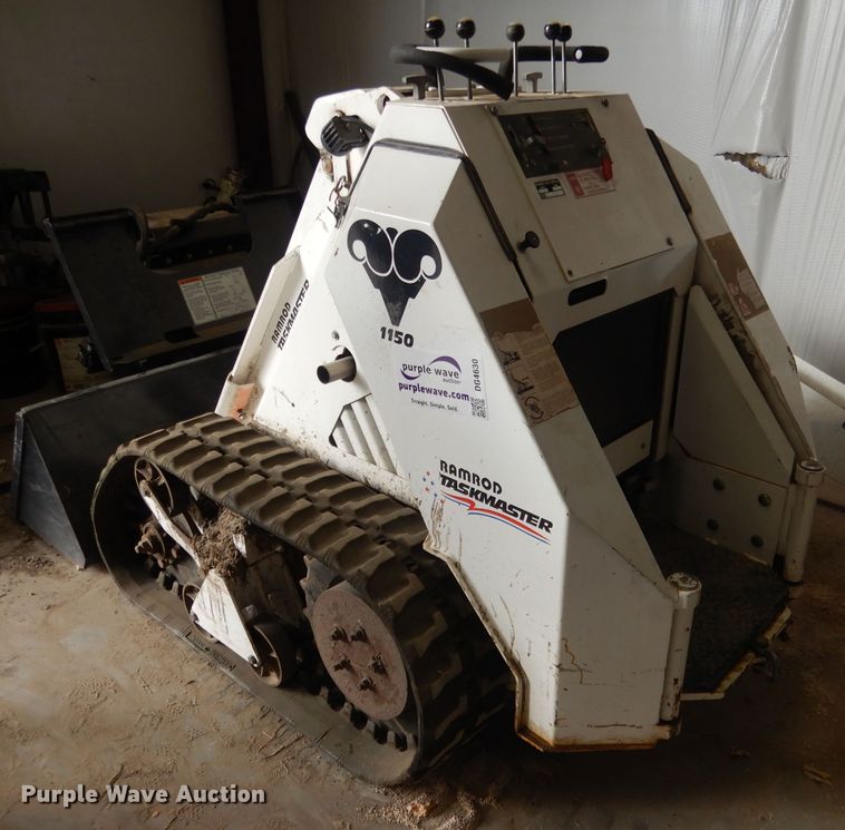 image for item DG4630 2004 Ramrod 1150  compact utility loader