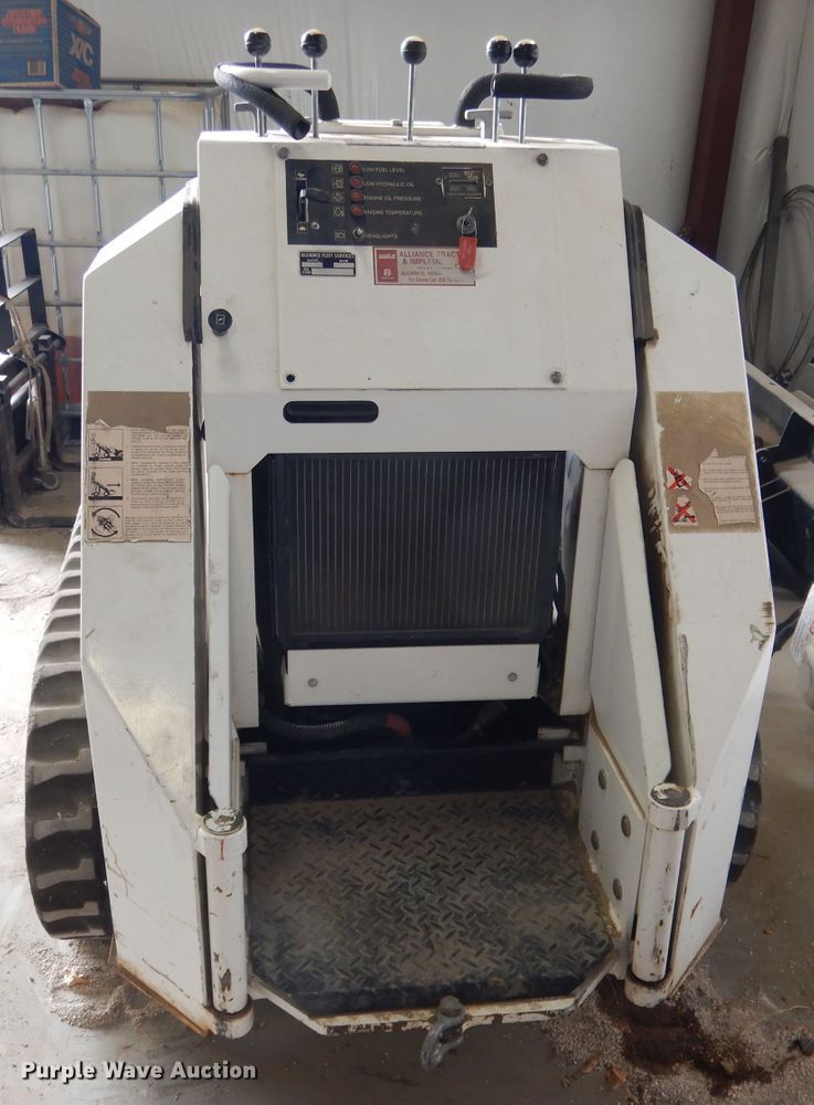 image for item DG4630 2004 Ramrod 1150  compact utility loader