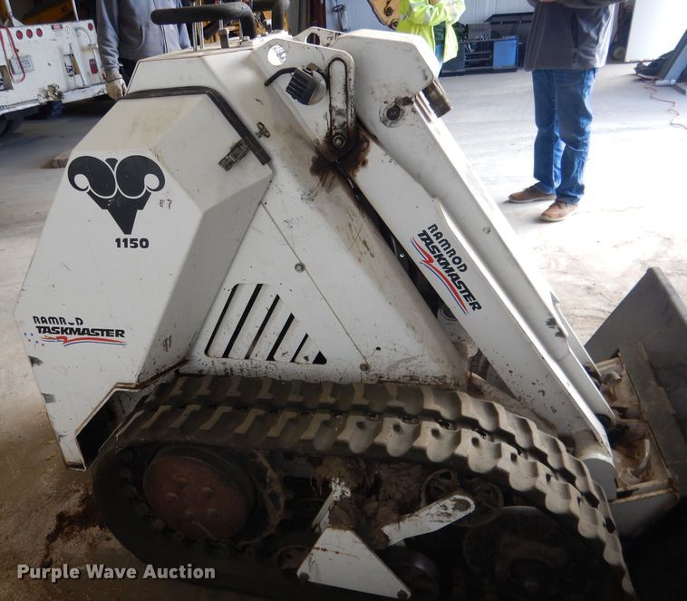 image for item DG4630 2004 Ramrod 1150  compact utility loader