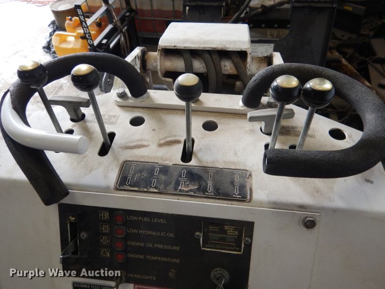 image for item DG4630 2004 Ramrod 1150  compact utility loader