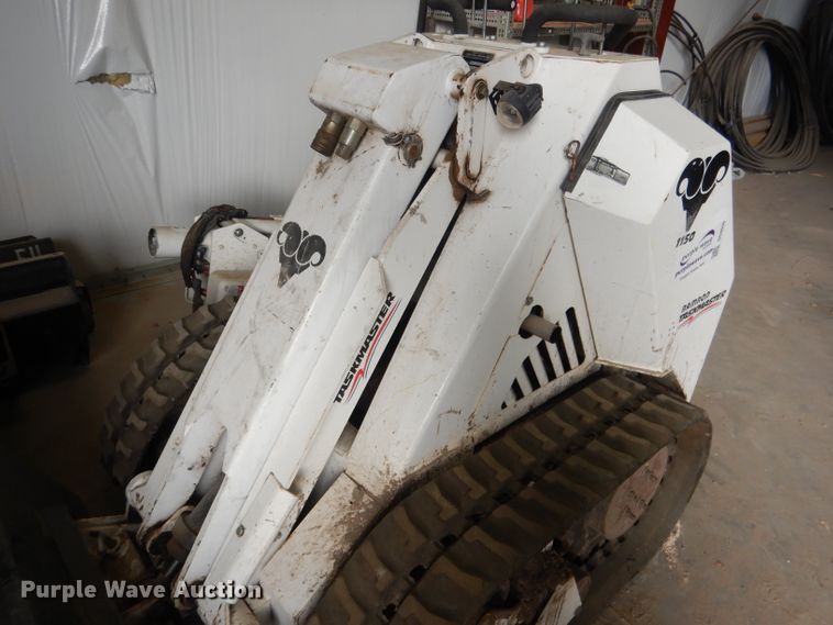 image for item DG4630 2004 Ramrod 1150  compact utility loader