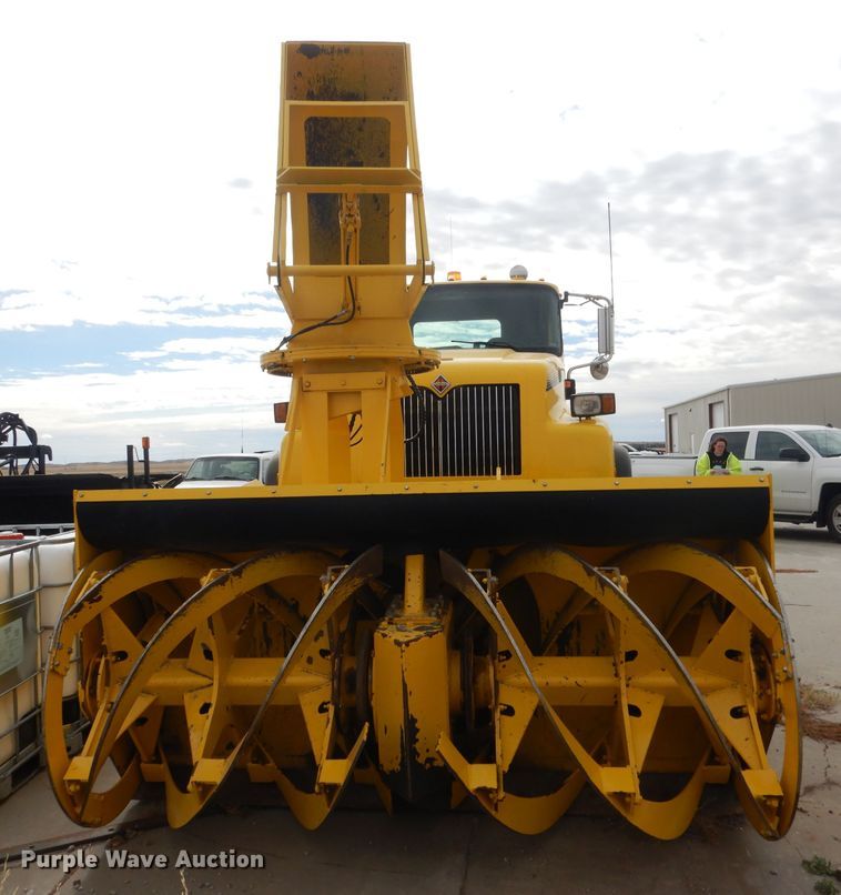 image for item DG4634 2003 International 5500i  snow blower truck