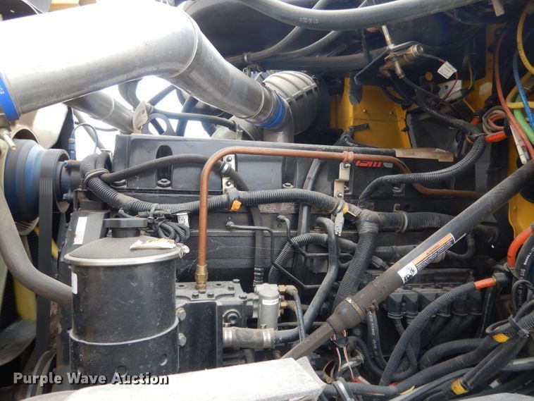 image for item DG4634 2003 International 5500i  snow blower truck