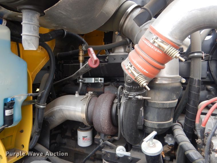 image for item DG4634 2003 International 5500i  snow blower truck