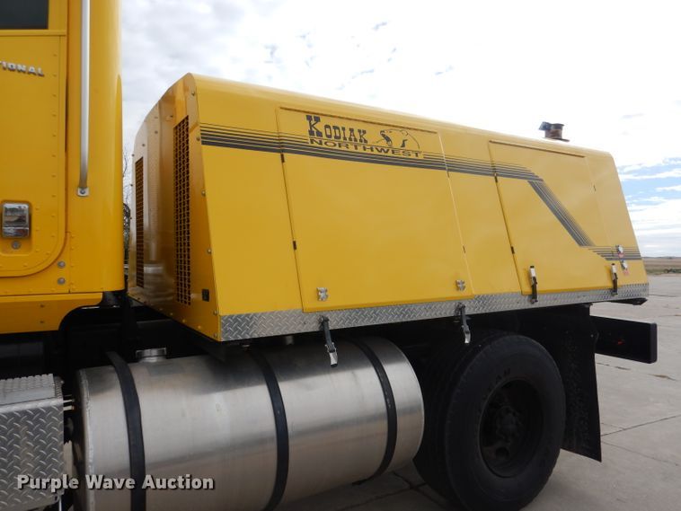 image for item DG4634 2003 International 5500i  snow blower truck