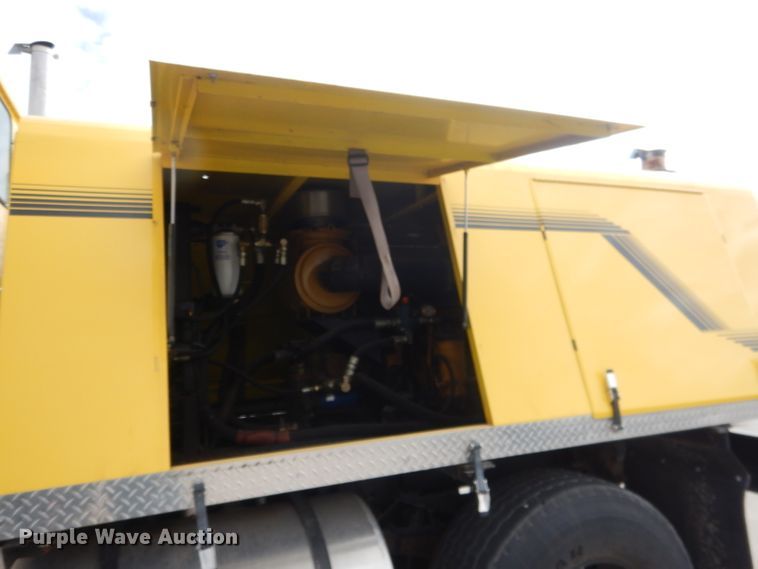 image for item DG4634 2003 International 5500i  snow blower truck