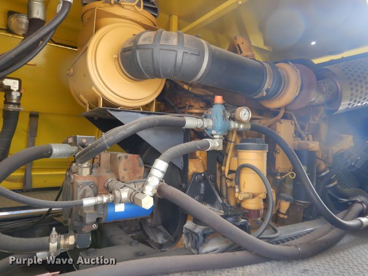 image for item DG4634 2003 International 5500i  snow blower truck