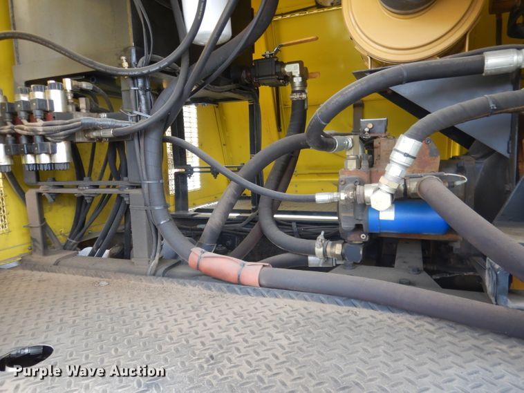 image for item DG4634 2003 International 5500i  snow blower truck