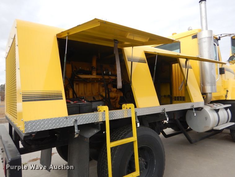 image for item DG4634 2003 International 5500i  snow blower truck