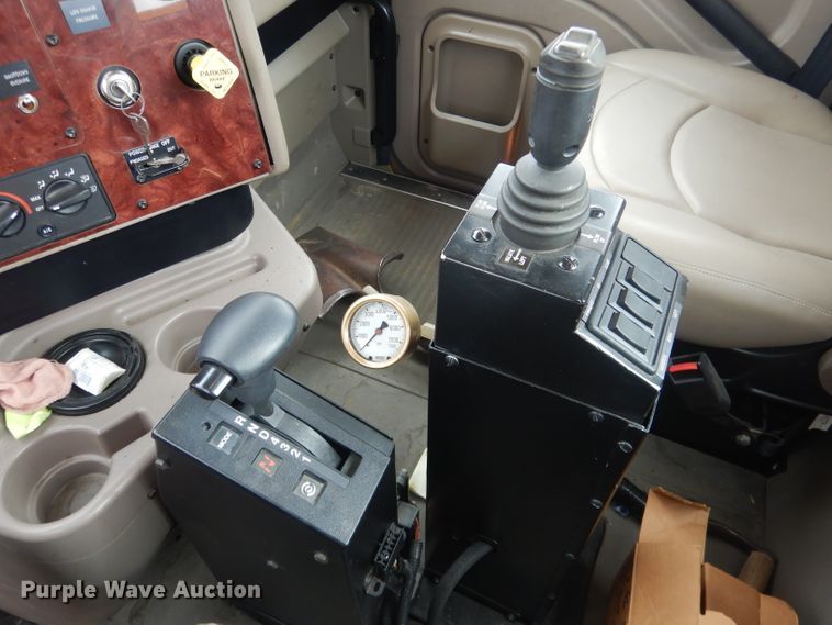 image for item DG4634 2003 International 5500i  snow blower truck