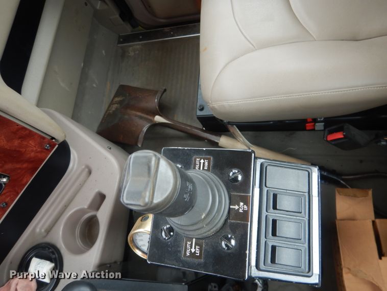 image for item DG4634 2003 International 5500i  snow blower truck