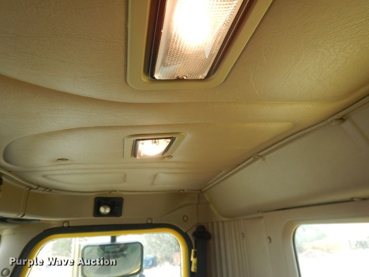 image for item DG4634 2003 International 5500i  snow blower truck