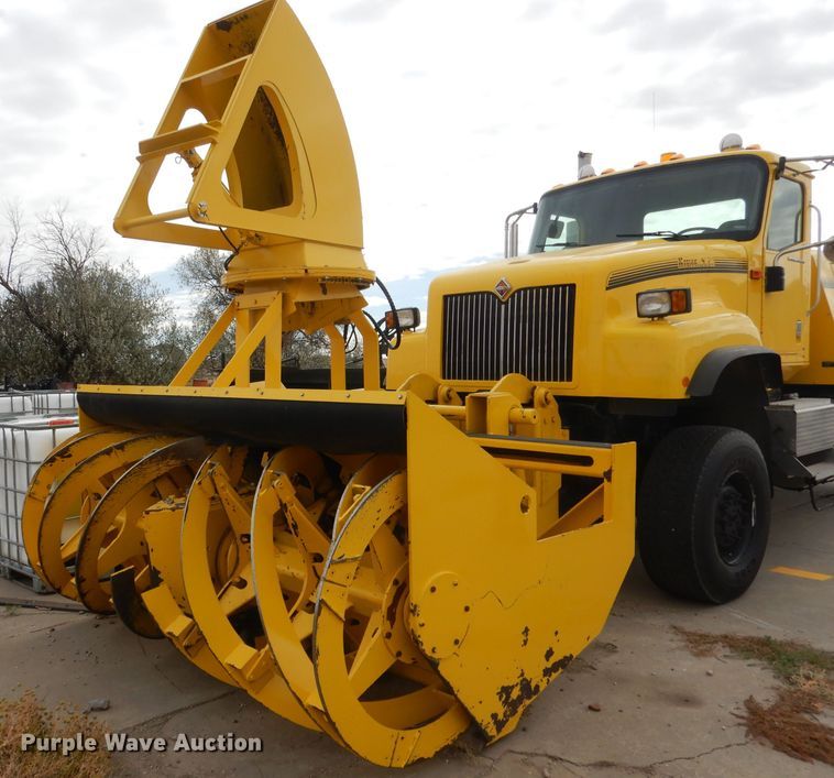 image for item DG4634 2003 International 5500i  snow blower truck