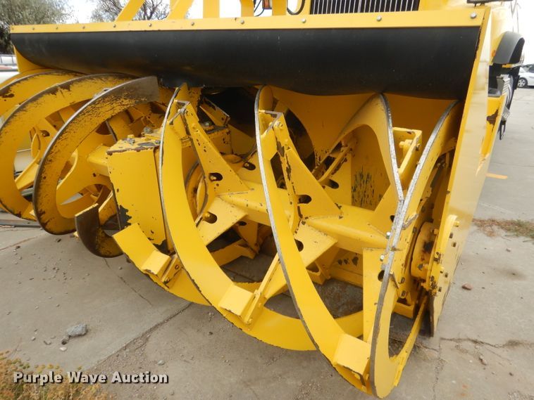 image for item DG4634 2003 International 5500i  snow blower truck