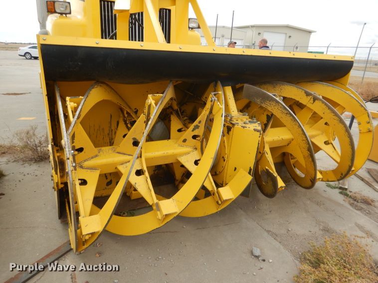 image for item DG4634 2003 International 5500i  snow blower truck