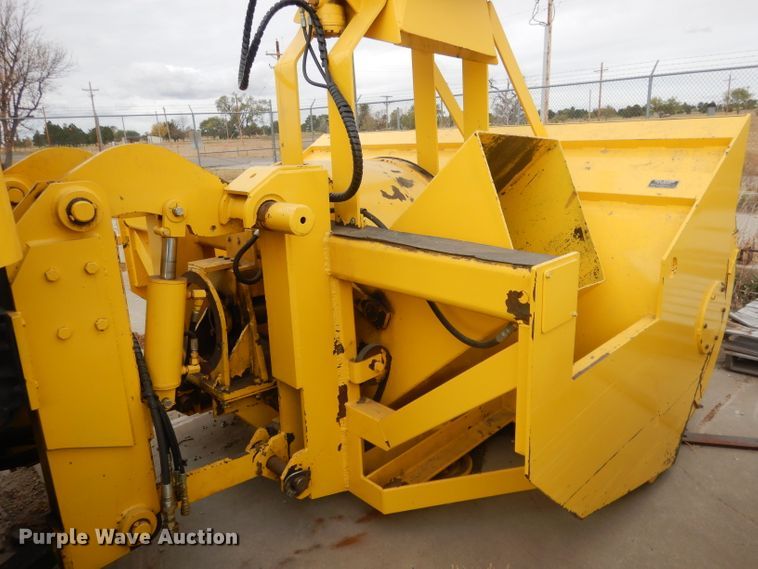 image for item DG4634 2003 International 5500i  snow blower truck