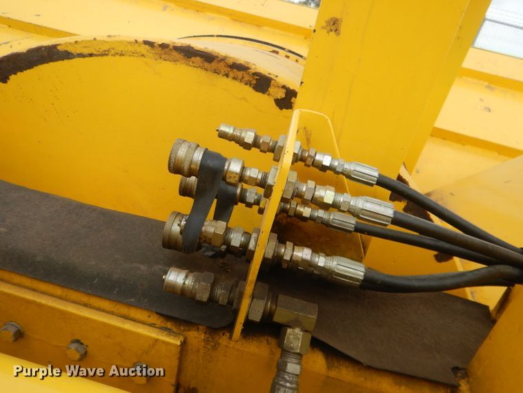 image for item DG4634 2003 International 5500i  snow blower truck