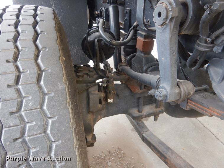 image for item DG4634 2003 International 5500i  snow blower truck