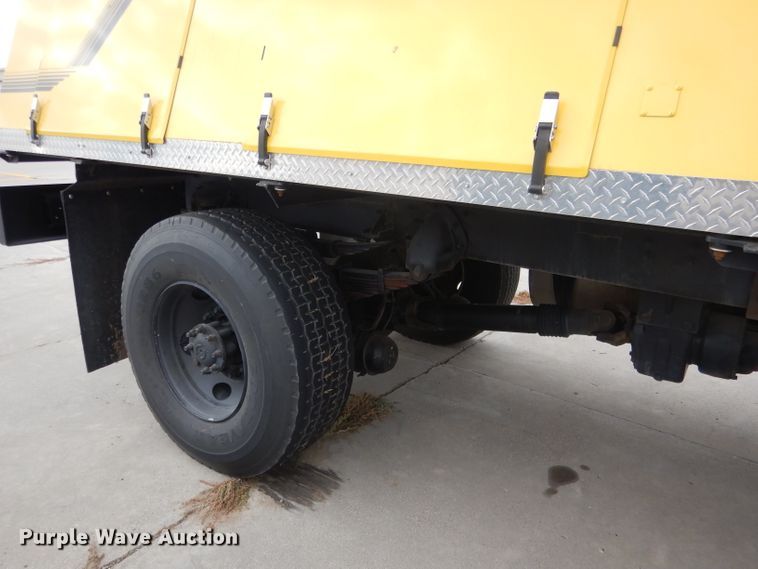 image for item DG4634 2003 International 5500i  snow blower truck