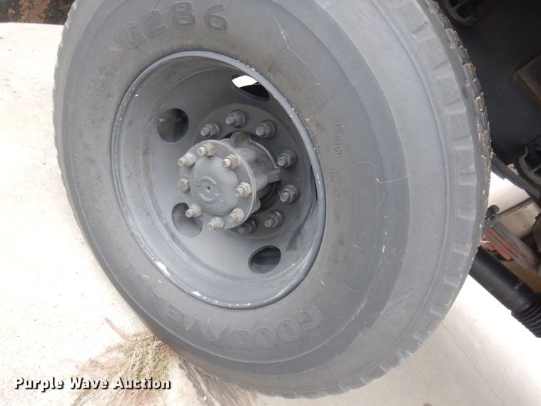 image for item DG4634 2003 International 5500i  snow blower truck