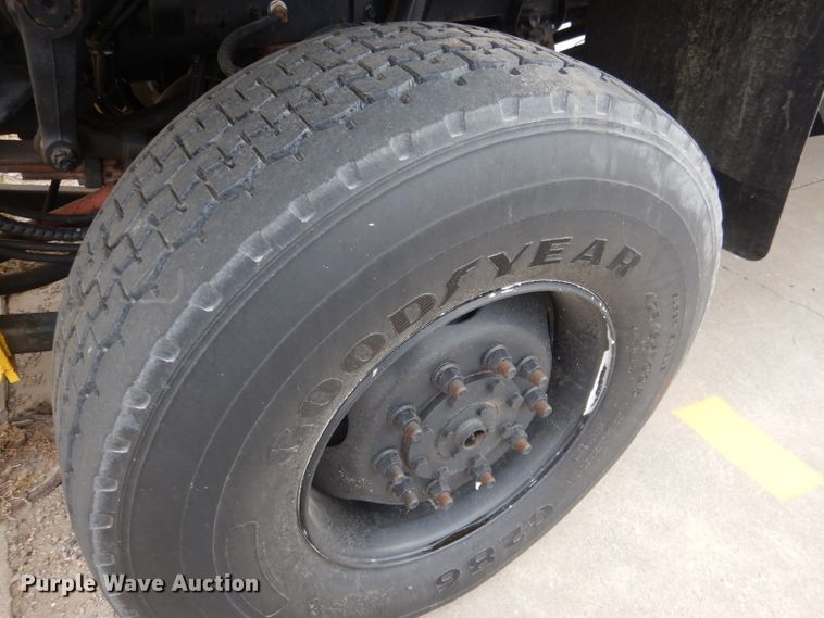 image for item DG4634 2003 International 5500i  snow blower truck