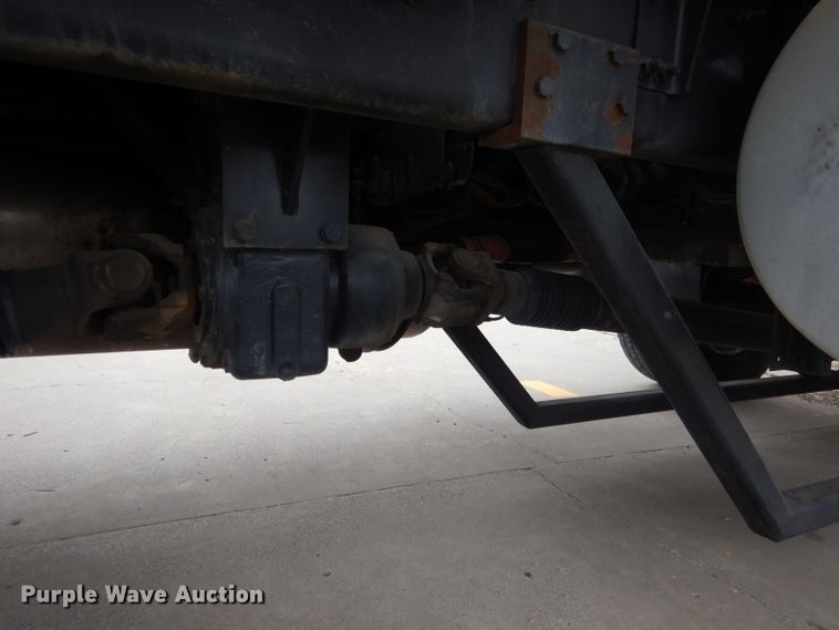 image for item DG4634 2003 International 5500i  snow blower truck