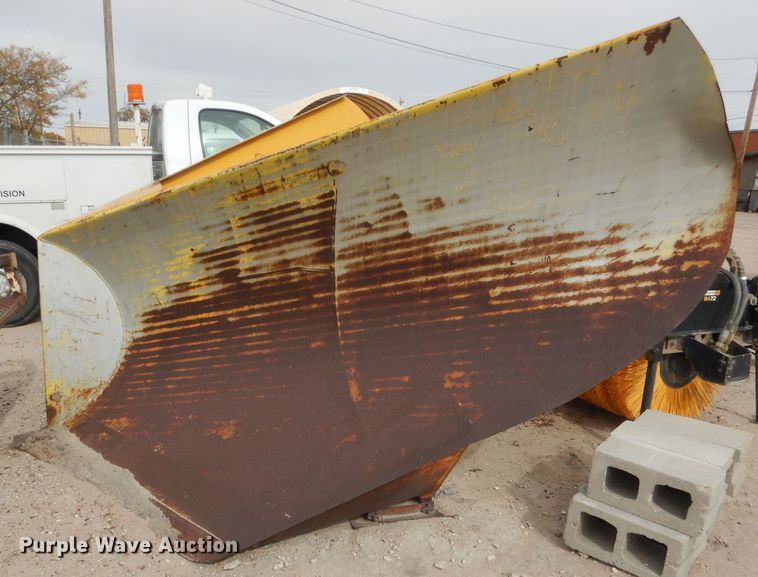 image for item DG4636 Motor grader V-plow