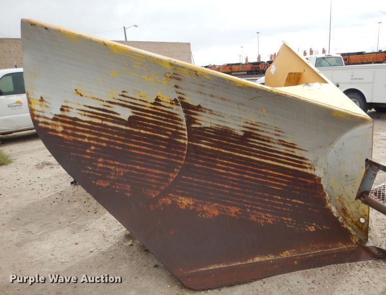 image for item DG4636 Motor grader V-plow