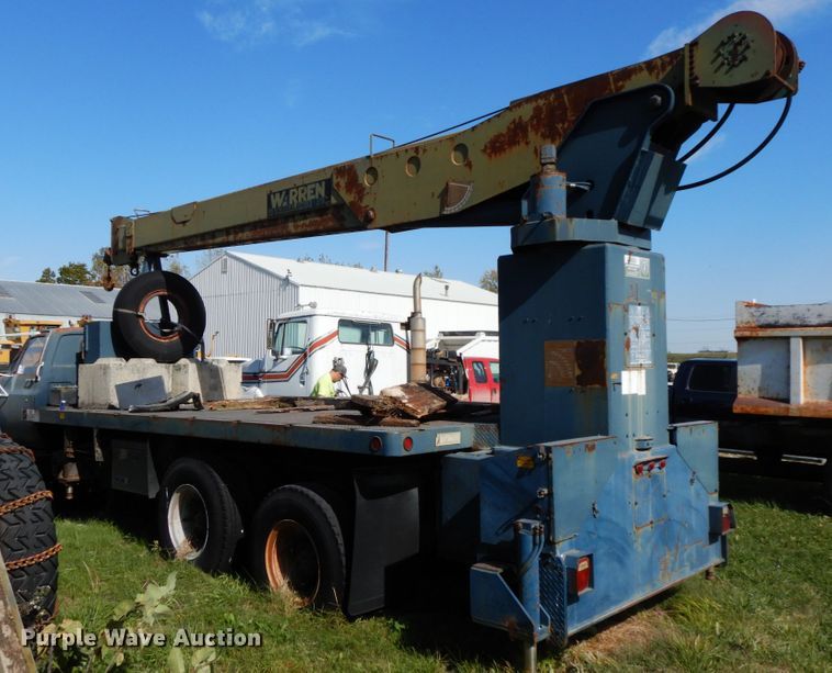image for item DG6962 1983 GMC 7000  crane truck