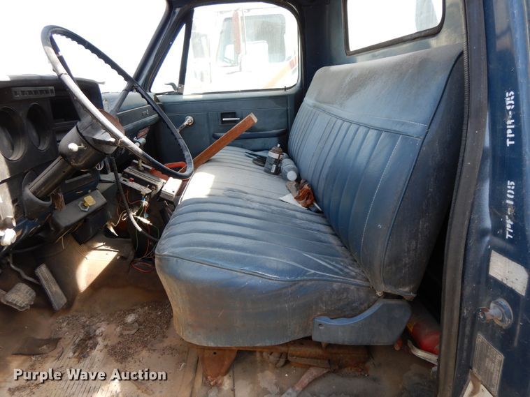 image for item DG6962 1983 GMC 7000  crane truck