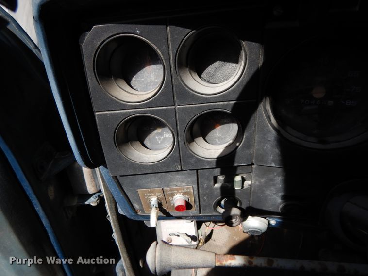 image for item DG6962 1983 GMC 7000  crane truck