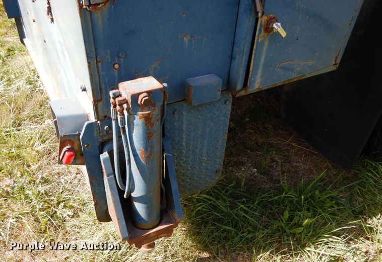 image for item DG6962 1983 GMC 7000  crane truck