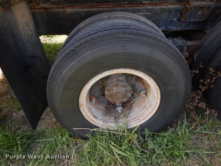 image for item DG6962 1983 GMC 7000  crane truck