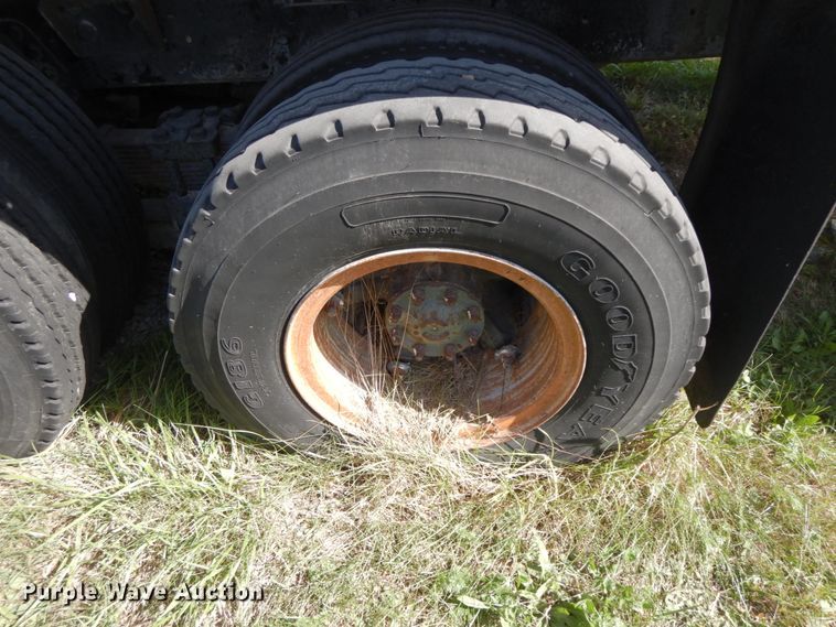 image for item DG6962 1983 GMC 7000  crane truck